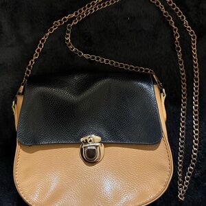 Elegant Black and Tan Vintage Leather Shoulder Bag